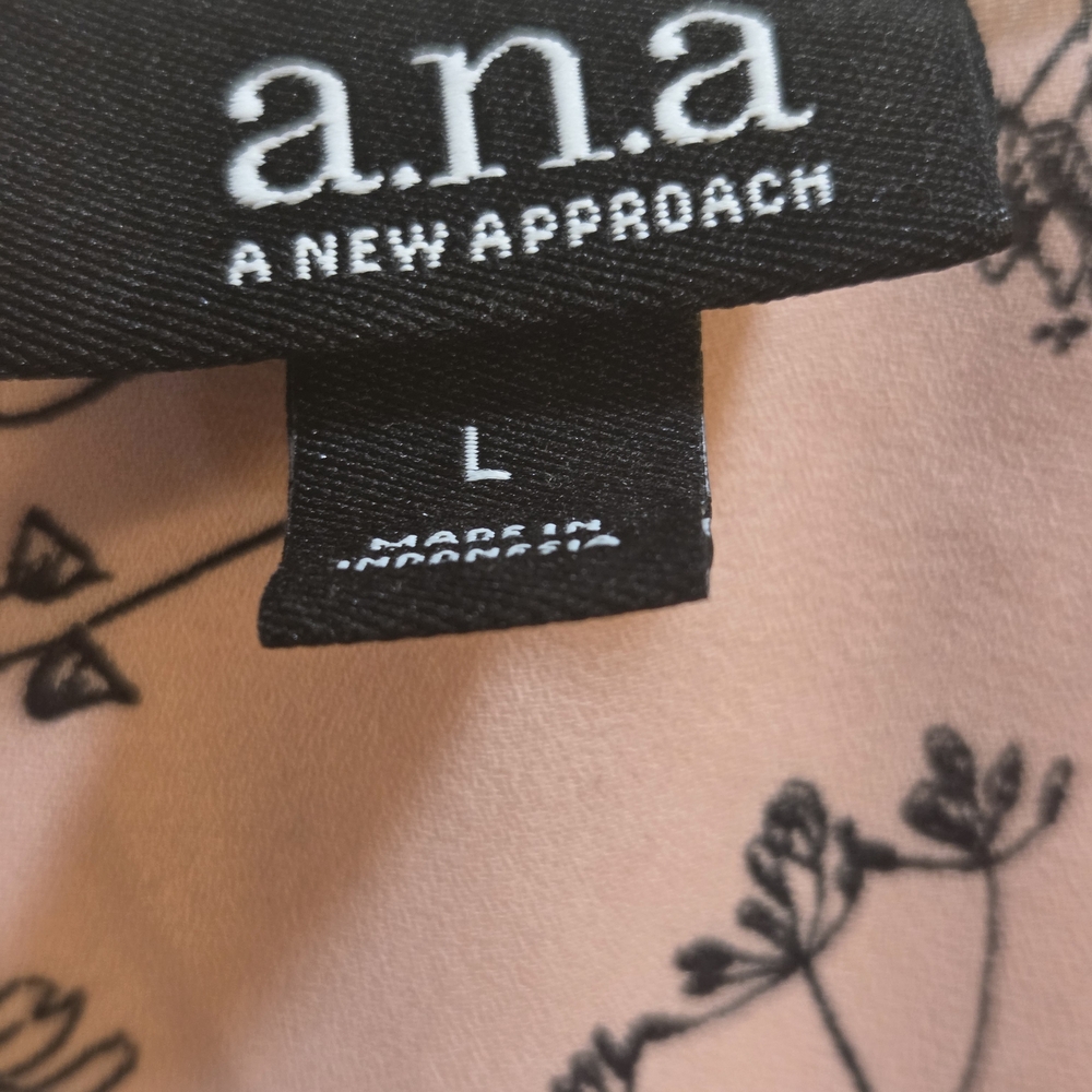 a.n.a Dusty Pink V-Neck Floral Blouse - Picture 2 of 2